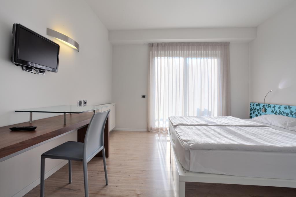 Sporthotel Villa Stella Torbole Sul Garda Exterior photo
